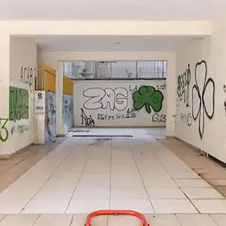 Apartment Skyview Penthouse / Athens